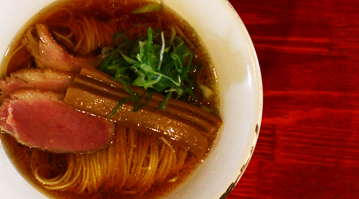 鴨そば　「もがみ鴨」と地鶏「真田丸」のスープのみで鴨の旨みをしっかりと。